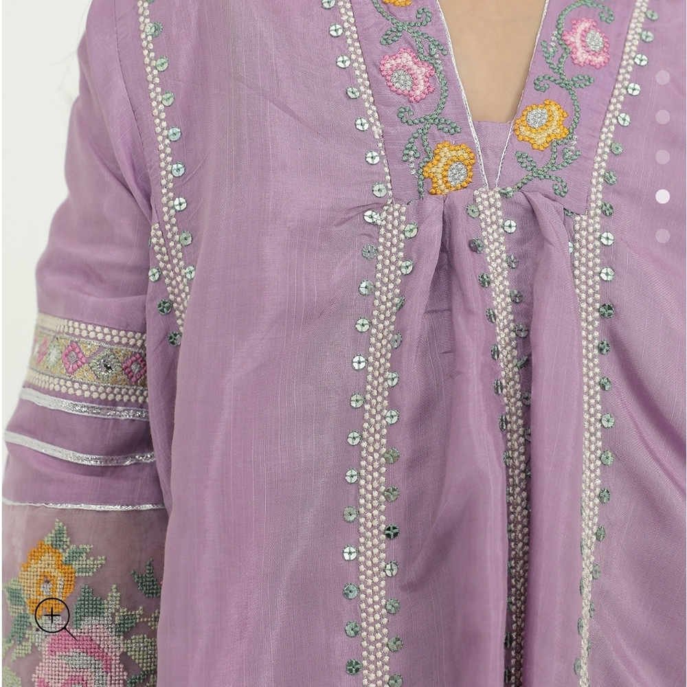 Lavender Embroidered Kurta Set - Picture 2 of 3